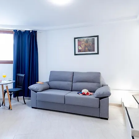 Apartment 1j. Cozy Flores With Pool