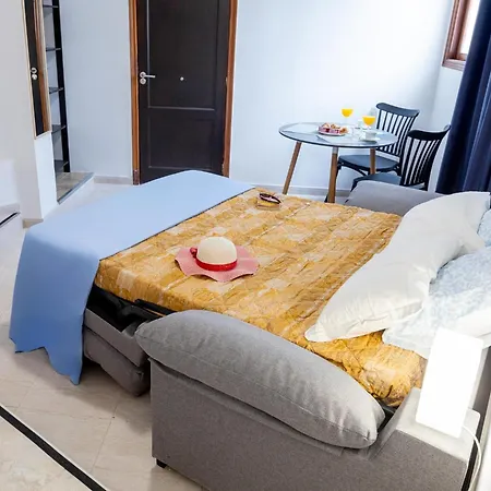 1j. Cozy Flores With Pool Apartment *