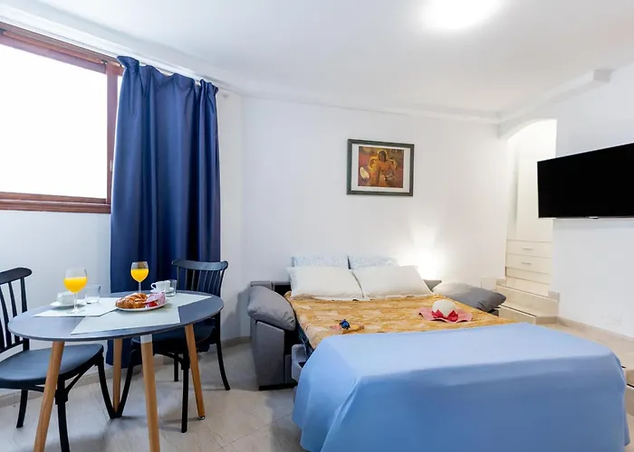 شقة 1j. Cozy Flores With Pool