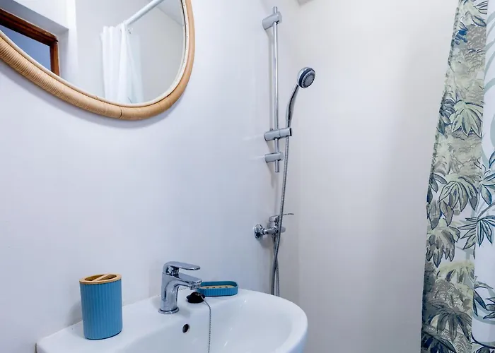 1j. Cozy Flores With Pool شقة *