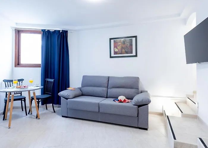 شقة 1j. Cozy Flores With Pool